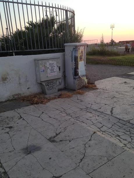 Lido di Ostia, un luogo che se sfruttato a dovere potrebbe macinare più soldi di Miami è ridotto ad uno slum del Nicaragua. Perché?