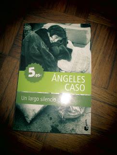 UN LARGO SILENCIO (Un lungo silenzio) - Angeles Caso