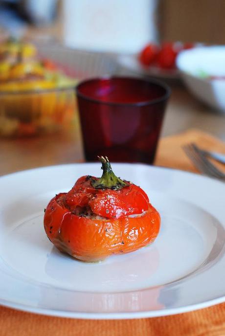 Peperoni con cous cous e salsiccia