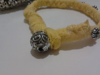 Da t-shirt a collane. Le statement necklace che vanno tanto di moda questo inverno!