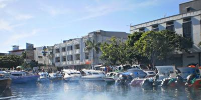 Viaggi in Indonesia: ospiti al porto di Manado