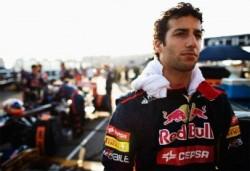 Ricciardo-Silverstone-test-344x236