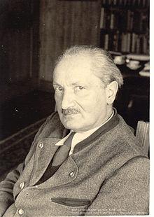 220px-Martin-heidegger