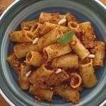 Ricette di primi: rigatoni al pesto di pomodori secchi