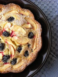 TORTA AL MASCARPONE CON MELE E MORE AL LIMONE