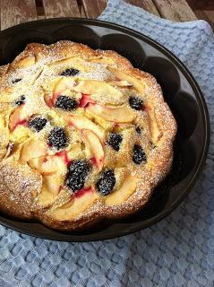 TORTA AL MASCARPONE CON MELE E MORE AL LIMONE