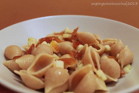 Conchiglie integrali con bottarga e sedano