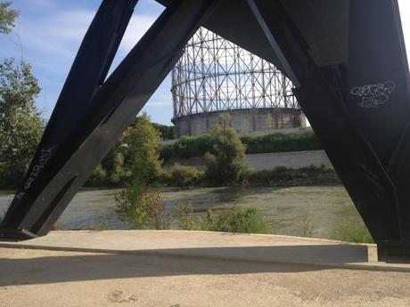 Ponte della Scienza. Ancora non inaugurato, già completamente devastato