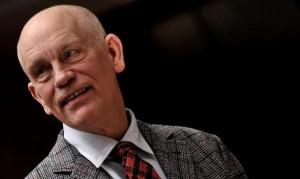 Diavolo di un dandy: John Malkovich ci fa le scarpe!