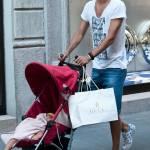 Milan: Nainggolan e Acquafresca, shopping in via Montenapoleone 03