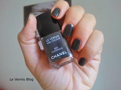 Chanel nail polish Mysterious