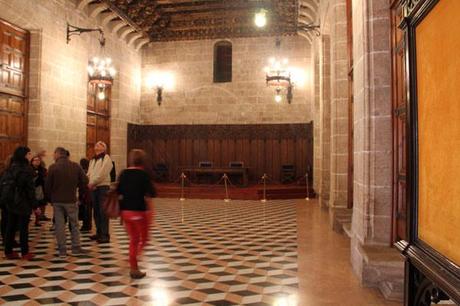 Sala del Consolato del Mare_Lonja de la Seda _viaggiandovaldi