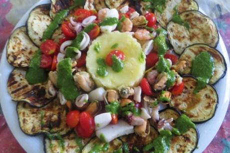 insalata di mare con melanzane e pesto