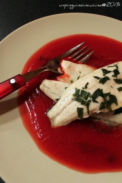 Branzino al forno con salsa ai fichi d'India