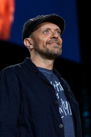 Max Pezzali è malato?