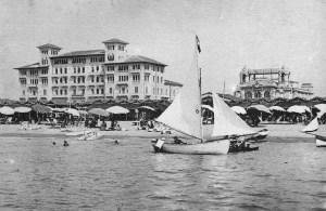 Viareggio - Hotel Royal - Vista dal mare - Nuova Viareggio Ieri -N.11-marzo 1994