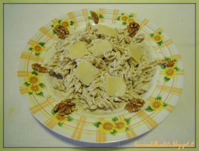 Fusilli trafilati al bronzo ricotta e noci Fusilli trafilati al bronzo ricotta e noci