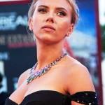 Mostra del cinema di Venezia - Red Carpet di Scarlett Johansson