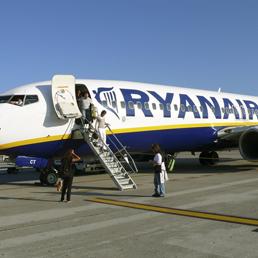 Ryanair riduce gli utili e perde il 15% in borsa