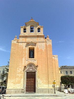 English: Church in Favignana Italiano: Chiesa ...