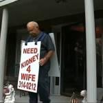 Usa, marito trova donatore di rene per la moglie dopo un anno in strada (Video)
