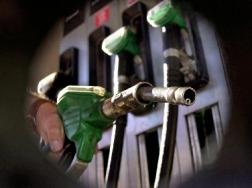 C 2 articolo 1116018 imagepp Benzina, i prezzi continuano a scendere; aumentano le richieste di disoccupazione allInps