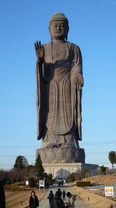 Ushiku Daibutsu - 120 metri.