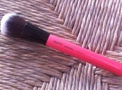 Neve Cosmetics pennello "Red amplify"