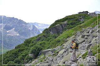 Rifugio Andolla: Sotto il sole e sotto la pioggia.