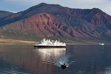 Foto-notizia: Silver Explorer nel Scoresby Sound Fjord, in Groenlandia