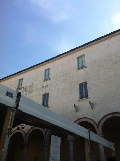 Mantova Festivaletteratura: post in contumacia 1, ovvero nonna blogger in trasferta Un'immagine di Mantova con un tendone per gli eventi di Festivaletteratura