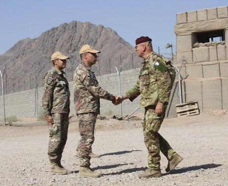 Afghanistan/ Il comandante del Comando Operativo di vertice Interforze visita il contingente militare italiano