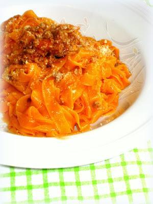TAGLIATELLE ARANCIATE E RAGU' TAGLIATELLE ARANCIATE E RAGU'