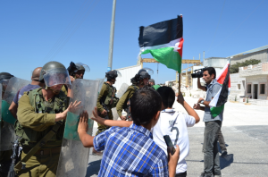 Schermata 2013 09 10 a 15.24.53 300x198 Palestina: storie di resistenza non violenta