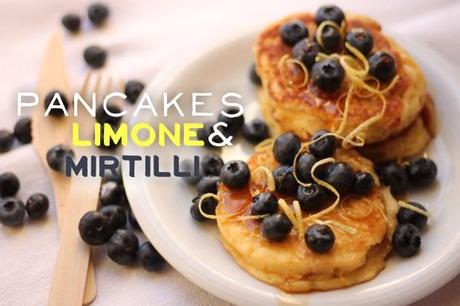 Pancakes al limone e mirtilli