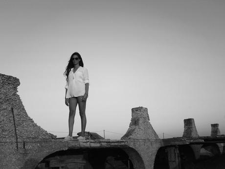 lovehandmade_barbara valentina grimaldi_outfit summer 2013_ZARA_white shirt_anchor_lace espadrillas_rayban