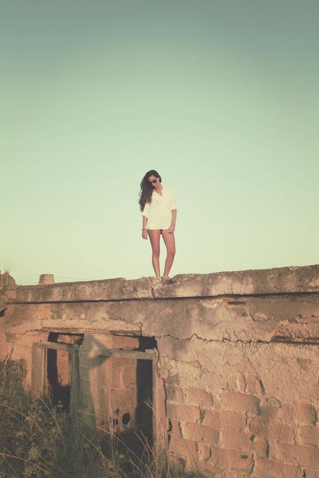 lovehandmade_barbara valentina grimaldi_outfit summer 2013_ZARA_white shirt_anchor_lace espadrillas_rayban