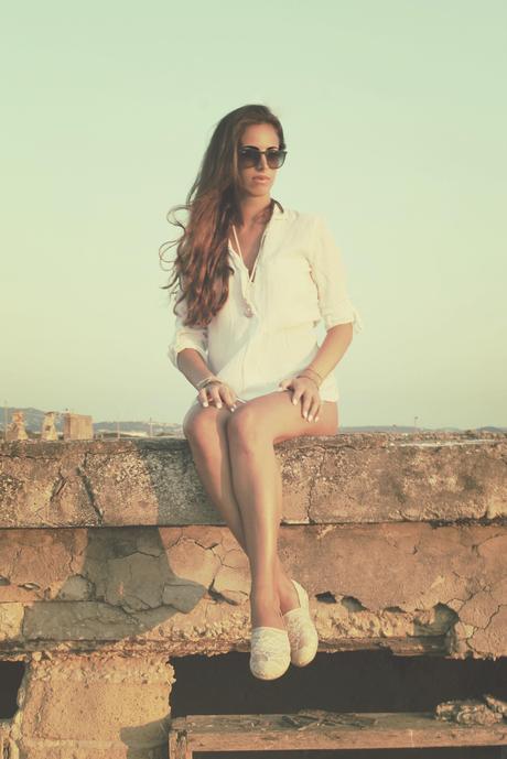 lovehandmade_barbara valentina grimaldi_outfit summer 2013_ZARA_white shirt_anchor_lace espadrillas_rayban