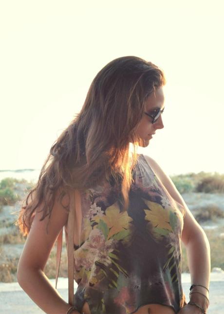 lovehandmade_barbara valentina grimaldi_2013 outfit_FLORAL PATTERN_CROP TOP_bershka_sunglasses round