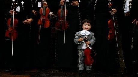 700 musicisti mariachi suonano insieme a Guadalajara, nel Messico: è record mondiale