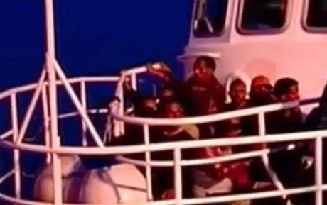 Rimpatriati i migranti tunisini che erano sbarcati a Mazara