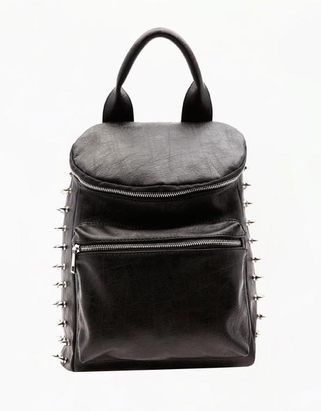 Dalla passerella ai negozi: ecco come i capi d’alta modaM vengono reinterpretati dagli stilisti low cost.