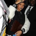 Rihanna presenta la collezione ispirata allo “urban street wear” (foto)