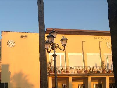 L'orologio ancora non cammina..... L'orologio ancora non cammina.....
