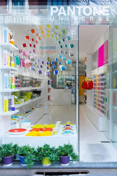 pantone concept store milano