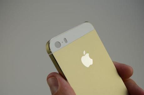 Apple iPhone 5S champagne gold HTC: Here’s The Confirmation... Ma qualcosa non torna...