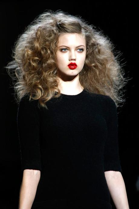 Wedding-hair-inspiration-from-fashion-week-red-glossy-lips-big-hair.original