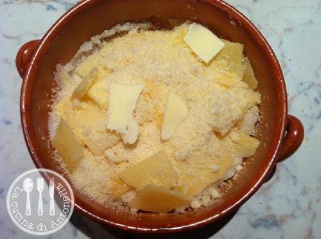 Formaggio fuso con polenta al forno