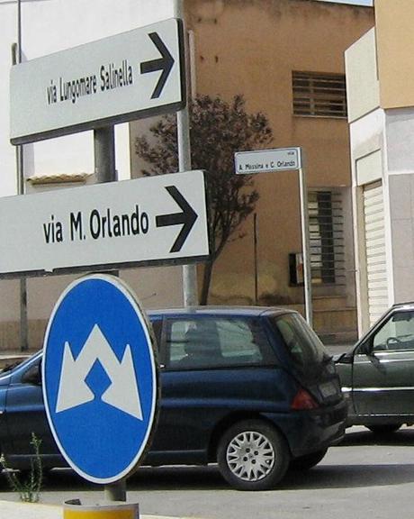Corretta, finalmente, la segnaletica di via Messina e Orlando. Vittime della strage del primo maggio '64