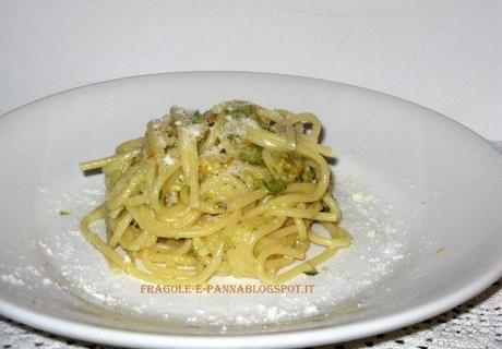 Spaghetti alla carbonara con  zucchine e fiori